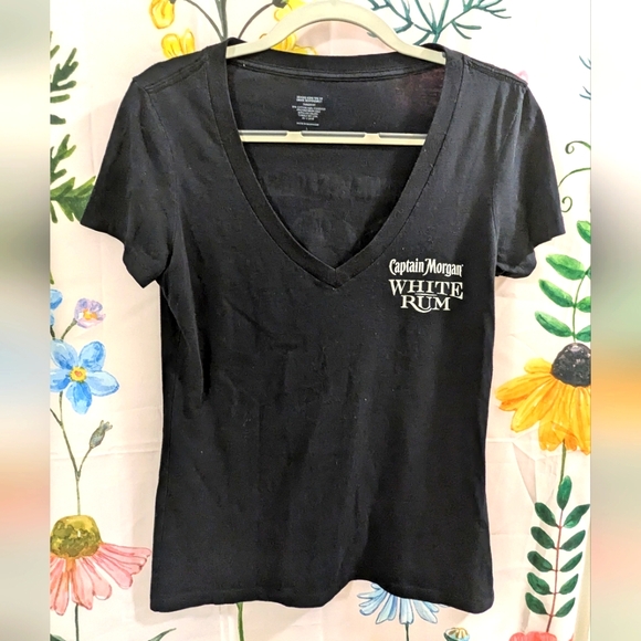 🌕Captain Morgan v-neck t-shirt
